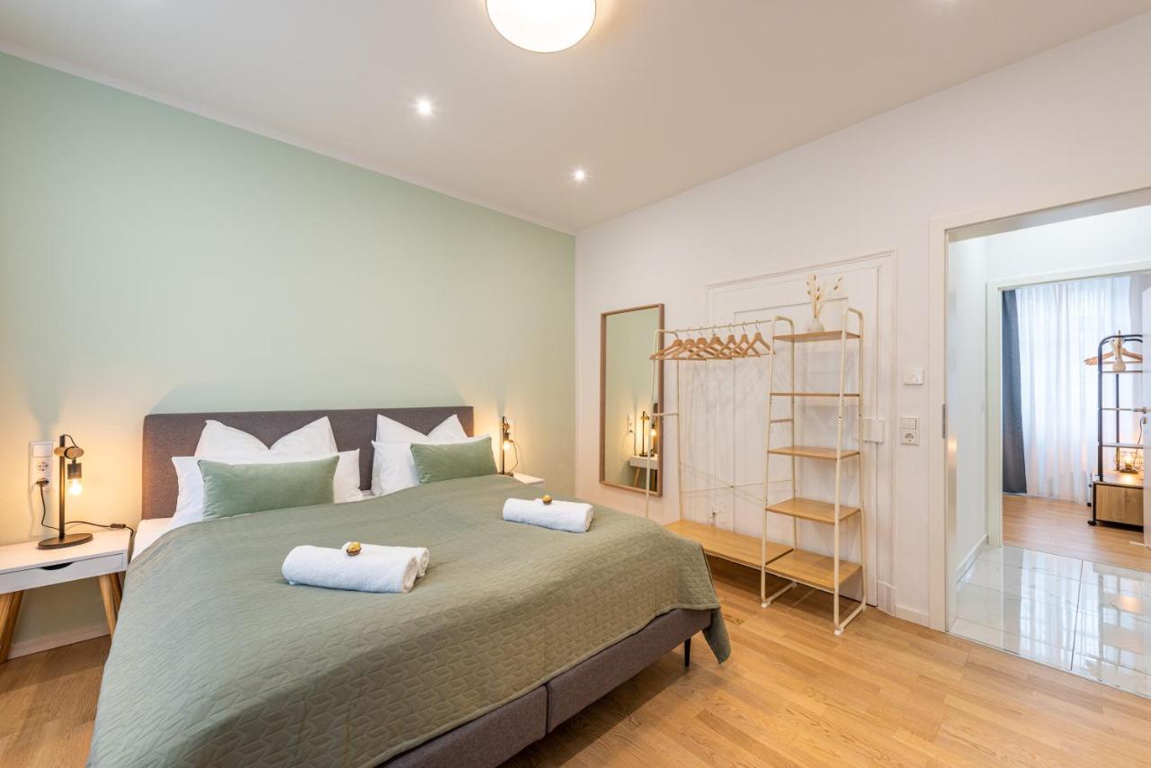 Vivid Luxury Apartment Ludwigsburg - Bluehendes Barock-Forum-Schloss-Modern Exterior foto