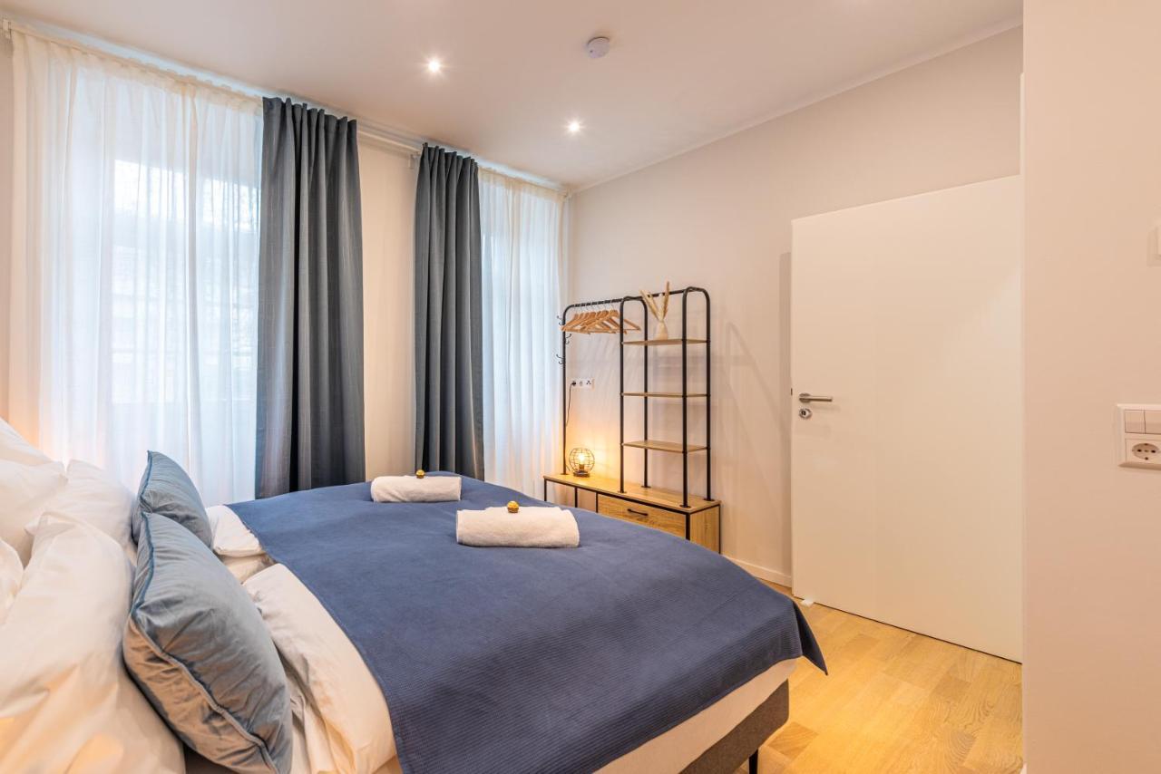 Vivid Luxury Apartment Ludwigsburg - Bluehendes Barock-Forum-Schloss-Modern Exterior foto