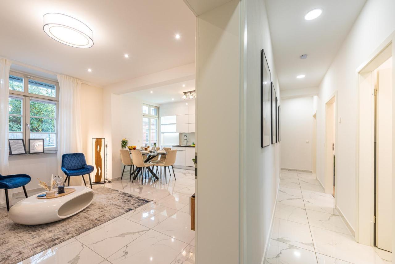 Vivid Luxury Apartment Ludwigsburg - Bluehendes Barock-Forum-Schloss-Modern Exterior foto